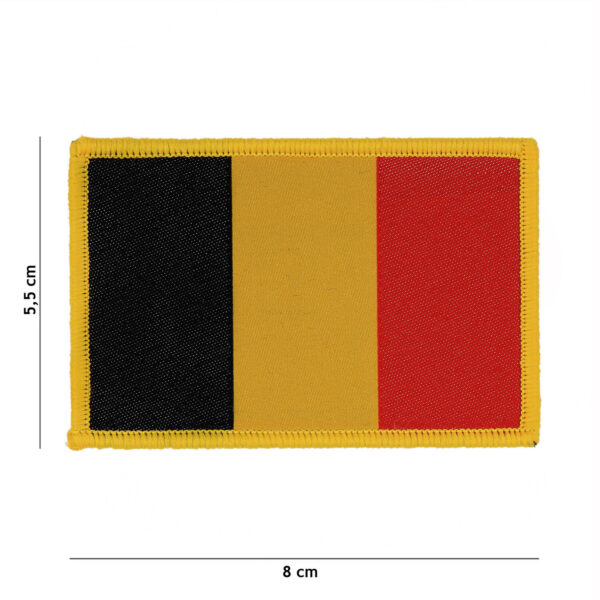 446100 10002 99 01 <p>Het fijn geweven embleem van de Belgische vlag is vervaardigd uit 100% stof en biedt een hoge detaillering dankzij de fijne weving. Dit embleem is perfect voor het toevoegen van een herkenbaar en stijlvol accent aan uw militaire of outdoor uitrusting. Met zijn duurzame kwaliteit is het ideaal voor zowel persoonlijke als professionele toepassingen.</p>