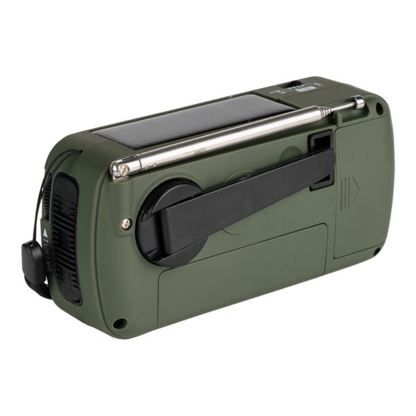 464601 11 03 De Fosco Survival Radio is een multifunctionele noodradio die perfect is voor survival, outdoor en noodsituaties. Met frequenties voor FM, AM, SW1 en SW2 blijf je altijd op de hoogte van nieuws en waarschuwingen, zelfs in afgelegen gebieden. Deze radio is oplaadbaar via zonne-energie of een dynamo, en beschikt over een krachtige LED-zaklamp voor verlichting in het donker. Compact, draagbaar en gemaakt voor intensief buitengebruik, is deze radio een onmisbaar item voor preppers, bushcrafters en outdoor liefhebbers.