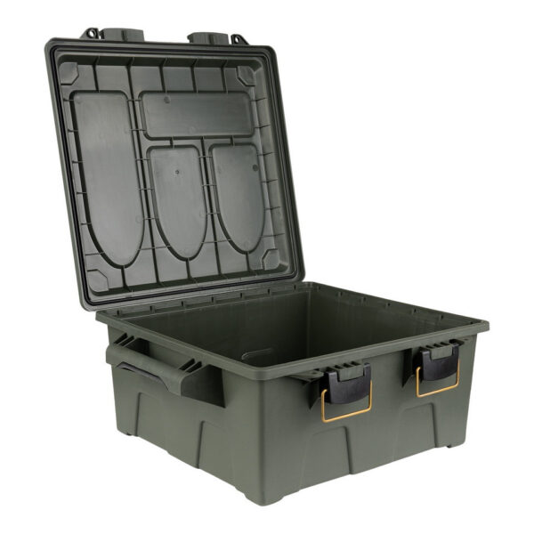 465205 11 05 <p>De plastic munitie/utility box large is de perfecte oplossing voor het veilig en georganiseerd opslaan van al je outdoor benodigdheden, zoals airsoft uitrusting, munitie, visspullen, elektronica en camera accessoires. Met een veelzijdig en duurzaam ontwerp, gemaakt van een sterke kunststof mix, is deze box voorzien van een stevig handvat en een deksel met afdichting. Bovendien is het stapelbare ontwerp ideaal voor efficiënt gebruik van ruimte. Afmetingen: 49,5 cm x 44,1 cm x 21 cm. Verkrijgbaar in groen.</p>