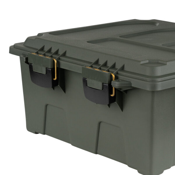 465205 11 06 <p>De plastic munitie/utility box large is de perfecte oplossing voor het veilig en georganiseerd opslaan van al je outdoor benodigdheden, zoals airsoft uitrusting, munitie, visspullen, elektronica en camera accessoires. Met een veelzijdig en duurzaam ontwerp, gemaakt van een sterke kunststof mix, is deze box voorzien van een stevig handvat en een deksel met afdichting. Bovendien is het stapelbare ontwerp ideaal voor efficiënt gebruik van ruimte. Afmetingen: 49,5 cm x 44,1 cm x 21 cm. Verkrijgbaar in groen.</p>
