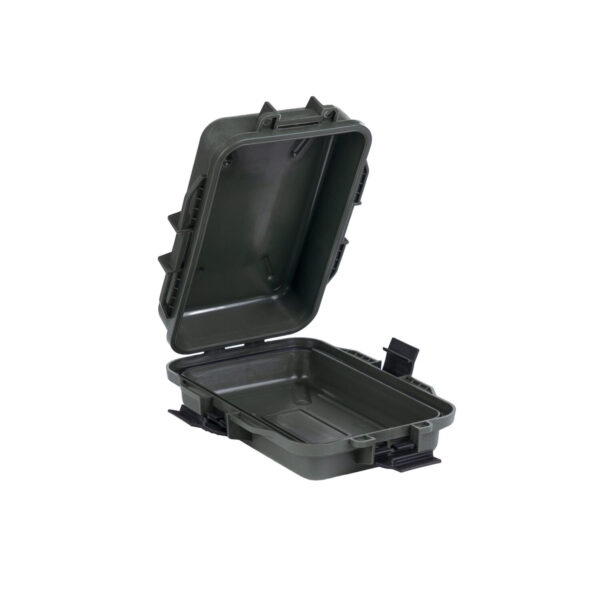 465210 11 465210 11 02 De Fosco Industries kunststof survivalbox is de ideale oplossing voor het opslaan van uw outdoor- en survivaluitrusting. Gemaakt van stevig en duurzaam kunststof, biedt deze waterdichte box met afdichting optimale bescherming tegen vocht. Dankzij het afsluitbare deksel en de handzame afmetingen van 25 x 17,5 x 7,9 cm is het gemakkelijk om de box in uw rugzak te vervoeren. Perfect voor visgerei, elektronica, camera-apparatuur en andere essentiële benodigdheden tijdens al uw avonturen in de natuur.