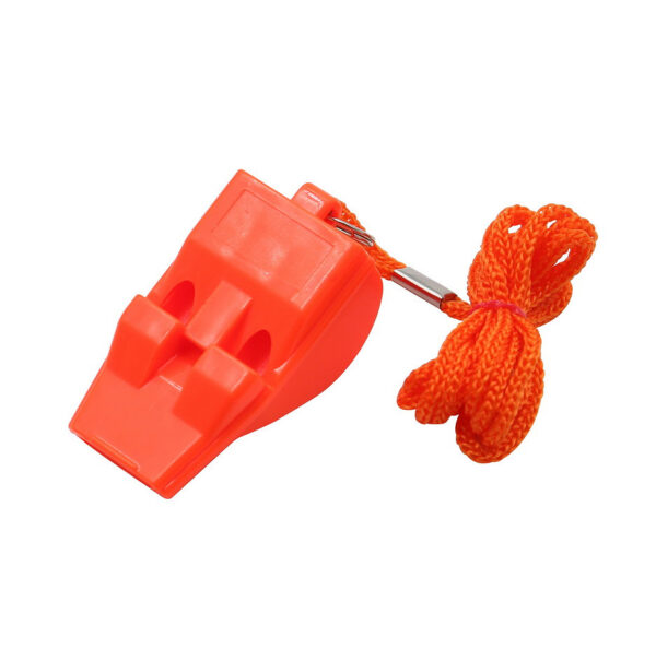 469108 20 01 De Noodfluit Pealess is een onmisbare metgezel voor elke buitenactiviteit. Dankzij het pealess ontwerp functioneert deze fluit betrouwbaar in alle weersomstandigheden, zelfs in de meest uitdagende omgevingen. Met zijn krachtige en doordringende geluid is de fluit op grote afstand hoorbaar, terwijl de opvallende oranje kleur zorgt voor uitstekende zichtbaarheid. Gemaakt van duurzaam thermoplastisch materiaal en met FDA-goedgekeurd ABS, biedt deze fluit een combinatie van functionaliteit en veiligheid die essentieel is voor elke avonturier.